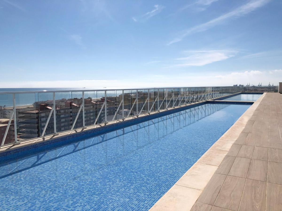 Global Properties, Nuevo En La Playa De Apartamento *
